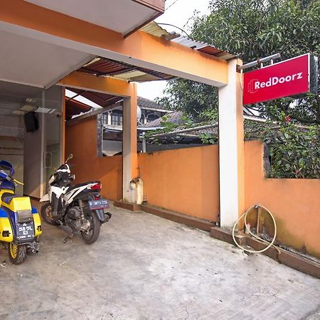 Reddoorz Syariah Near Btc Fashion Mall Bandung Buitenkant foto