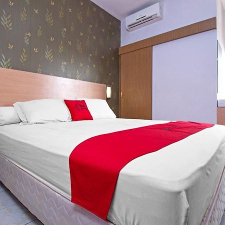 Reddoorz Syariah Near Btc Fashion Mall Bandung Buitenkant foto