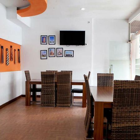 Reddoorz Syariah Near Btc Fashion Mall Bandung Buitenkant foto