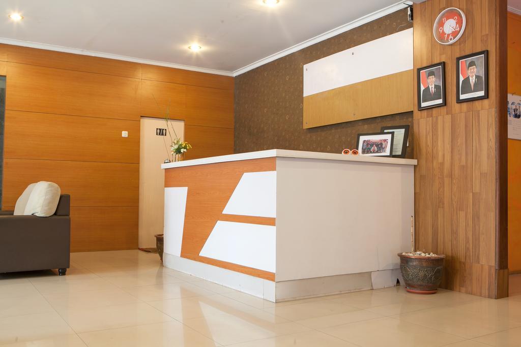 Reddoorz Syariah Near Btc Fashion Mall Bandung Buitenkant foto