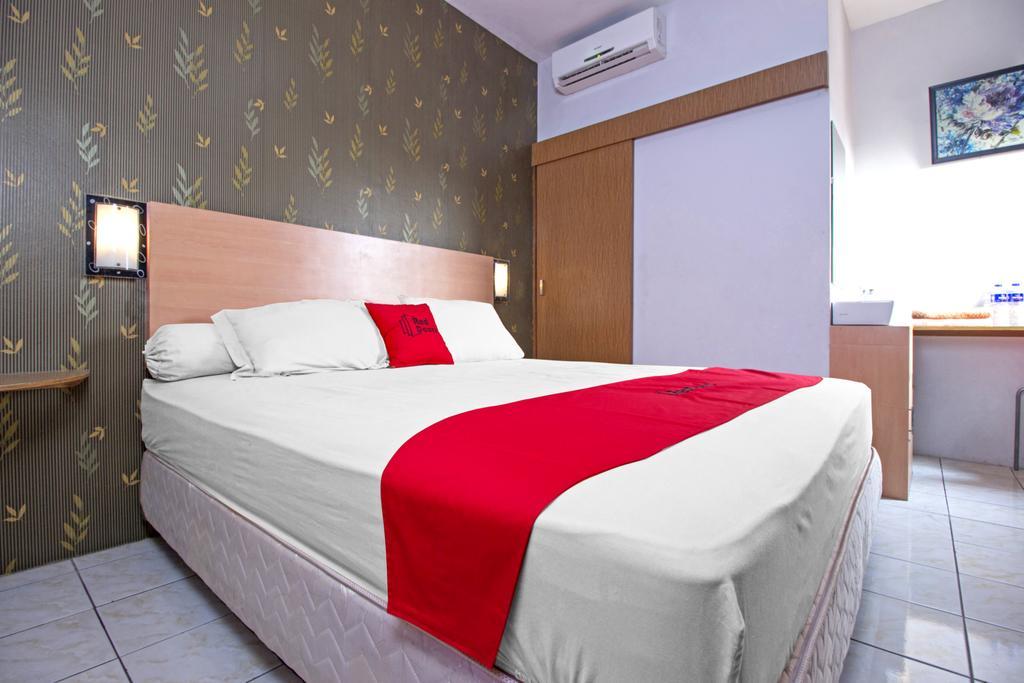 Reddoorz Syariah Near Btc Fashion Mall Bandung Buitenkant foto